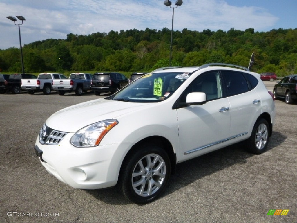 2013 Rogue SL AWD - Pearl White / Gray photo #1