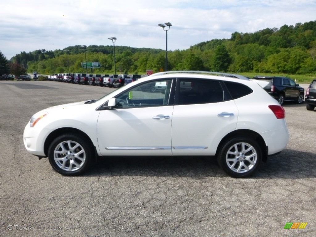 2013 Rogue SL AWD - Pearl White / Gray photo #3