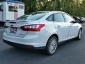 White Platinum - Focus Titanium Sedan Photo No. 5