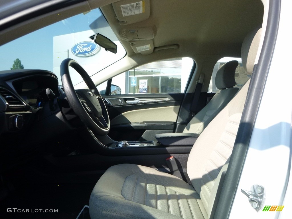 2017 Fusion S - Oxford White / Medium Light Stone photo #10