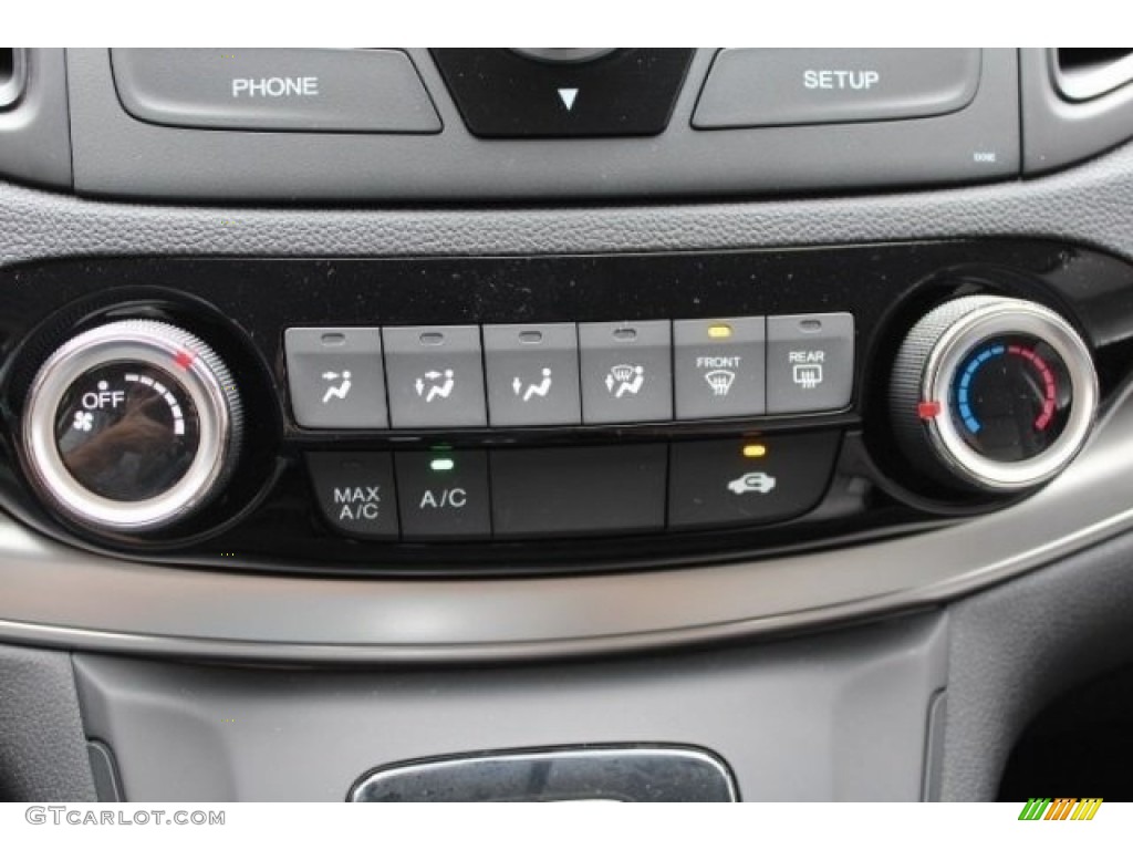 2016 Honda CR-V SE Controls Photos