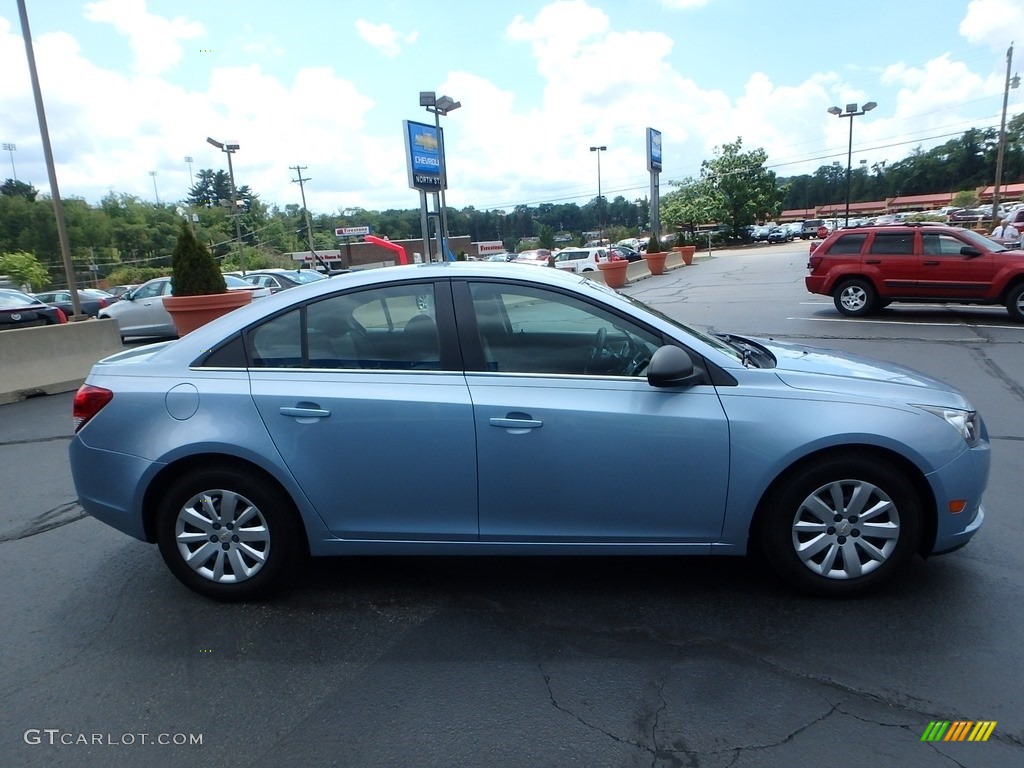 2011 Cruze LS - Ice Blue Metallic / Jet Black/Medium Titanium photo #10