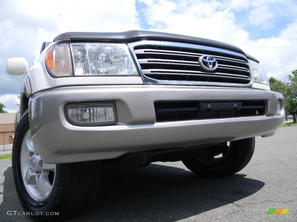 2004 Land Cruiser  - Natural White / Stone photo #1
