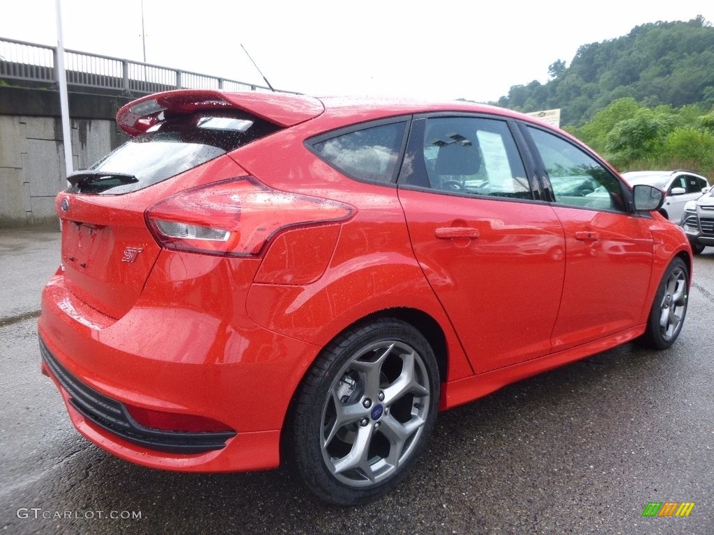 2016 Focus ST - Race Red / Charcoal Black photo #2