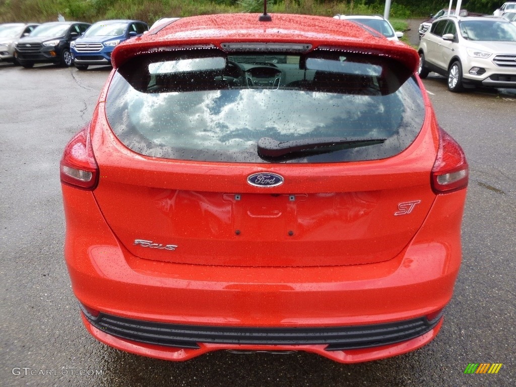 2016 Focus ST - Race Red / Charcoal Black photo #3