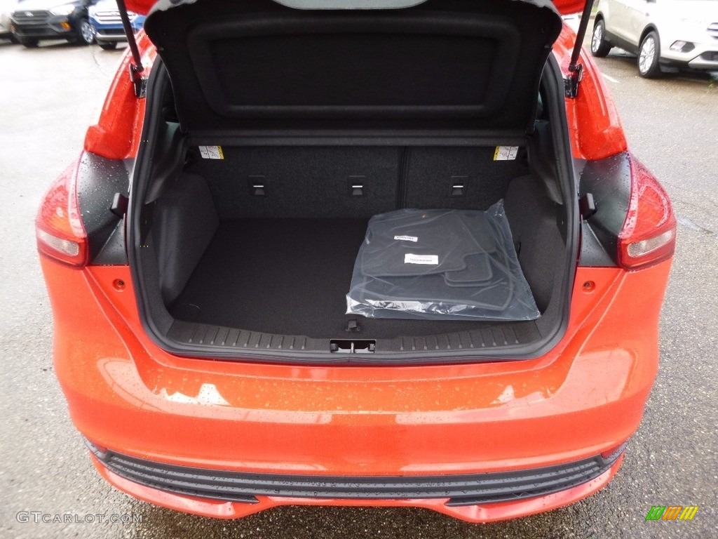 2016 Focus ST - Race Red / Charcoal Black photo #4