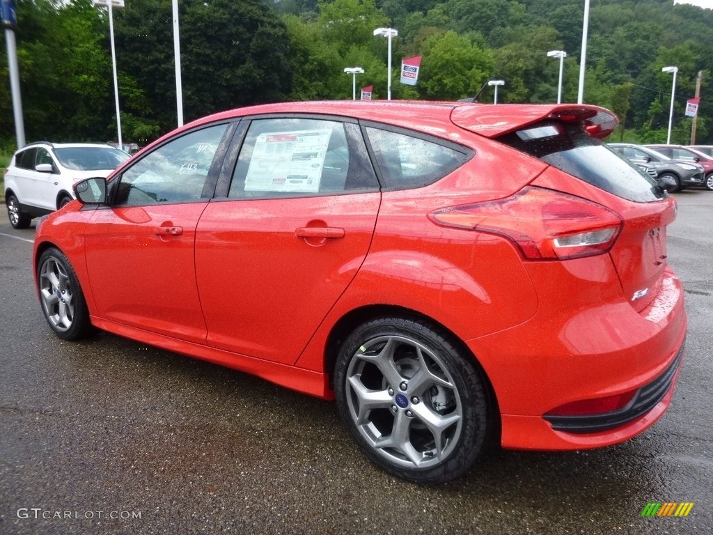 2016 Focus ST - Race Red / Charcoal Black photo #5