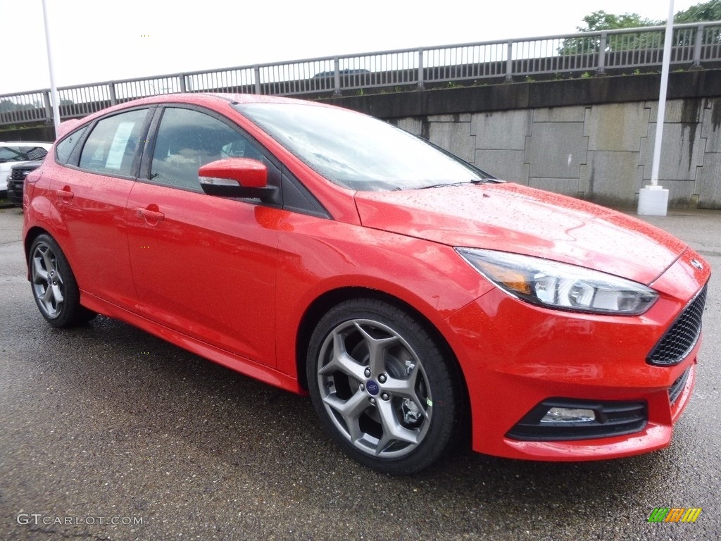 2016 Focus ST - Race Red / Charcoal Black photo #9