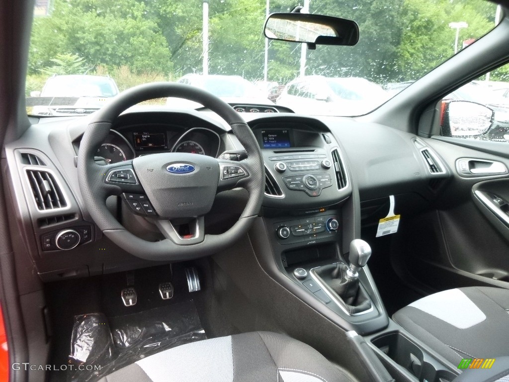 2016 Focus ST - Race Red / Charcoal Black photo #13