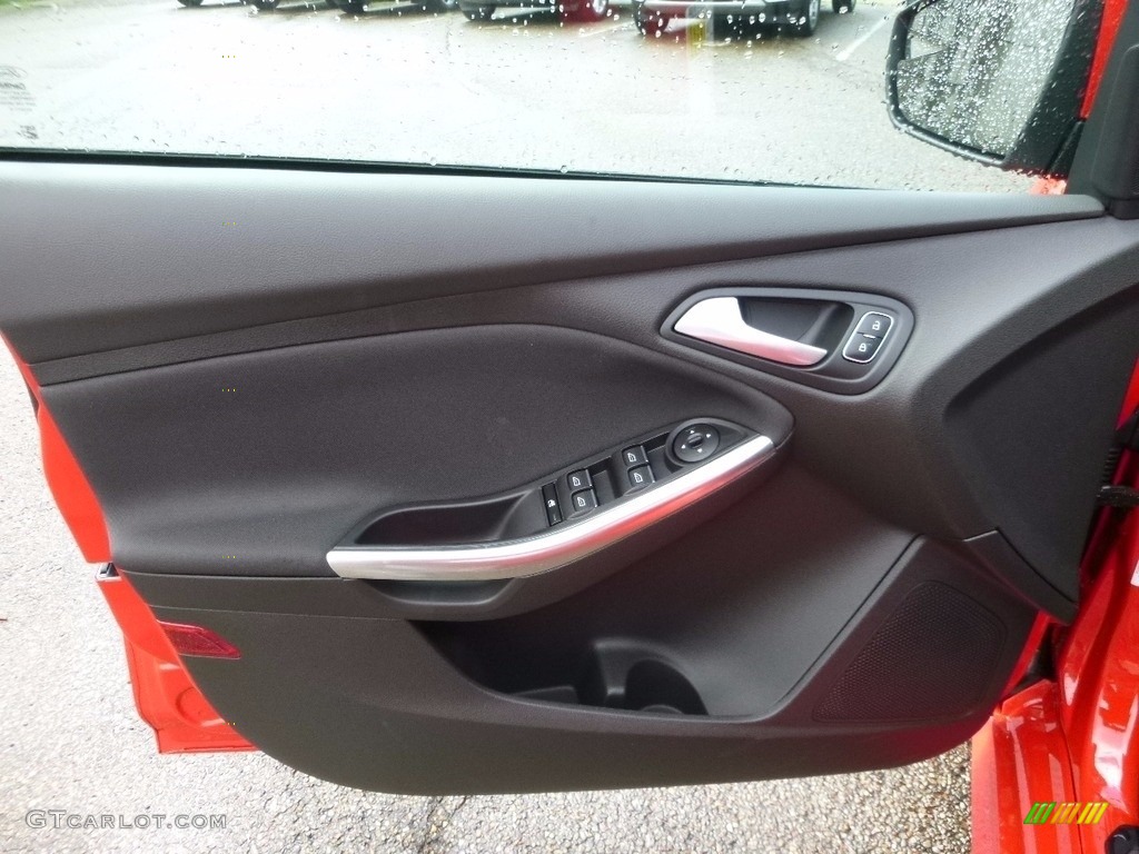 2016 Focus ST - Race Red / Charcoal Black photo #14