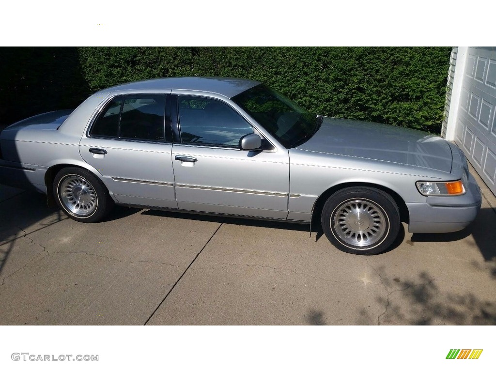 2001 Grand Marquis LS - Silver Frost Metallic / Light Graphite photo #2