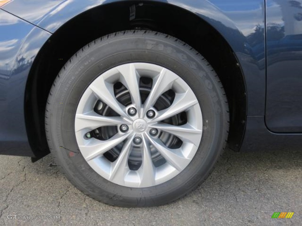 2017 Toyota Camry LE Wheel Photo #114996064
