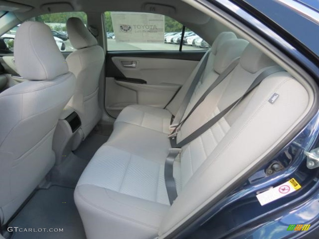Ash Interior 2017 Toyota Camry LE Photo #114996097