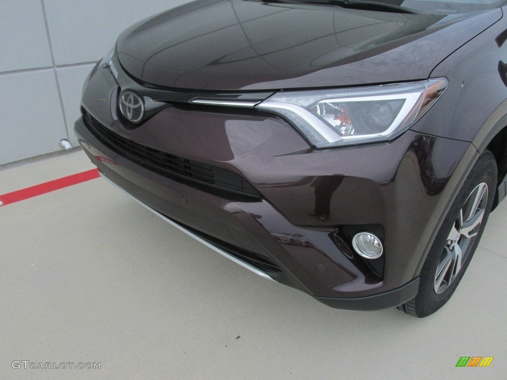2016 RAV4 XLE - Black Currant Metallic / Black photo #11