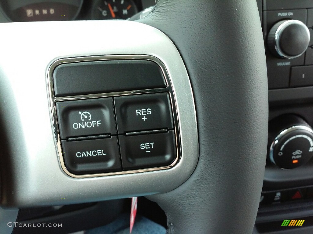 2017 Jeep Compass Sport SE Controls Photo #115017841