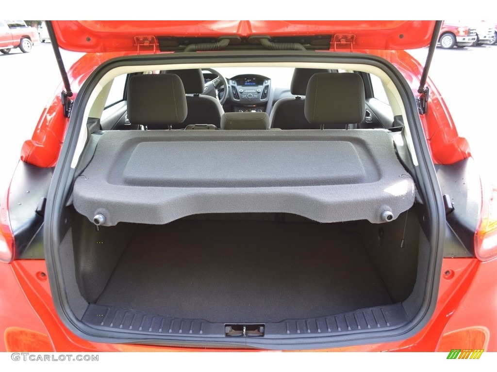 2015 Focus SE Hatchback - Race Red / Charcoal Black photo #15