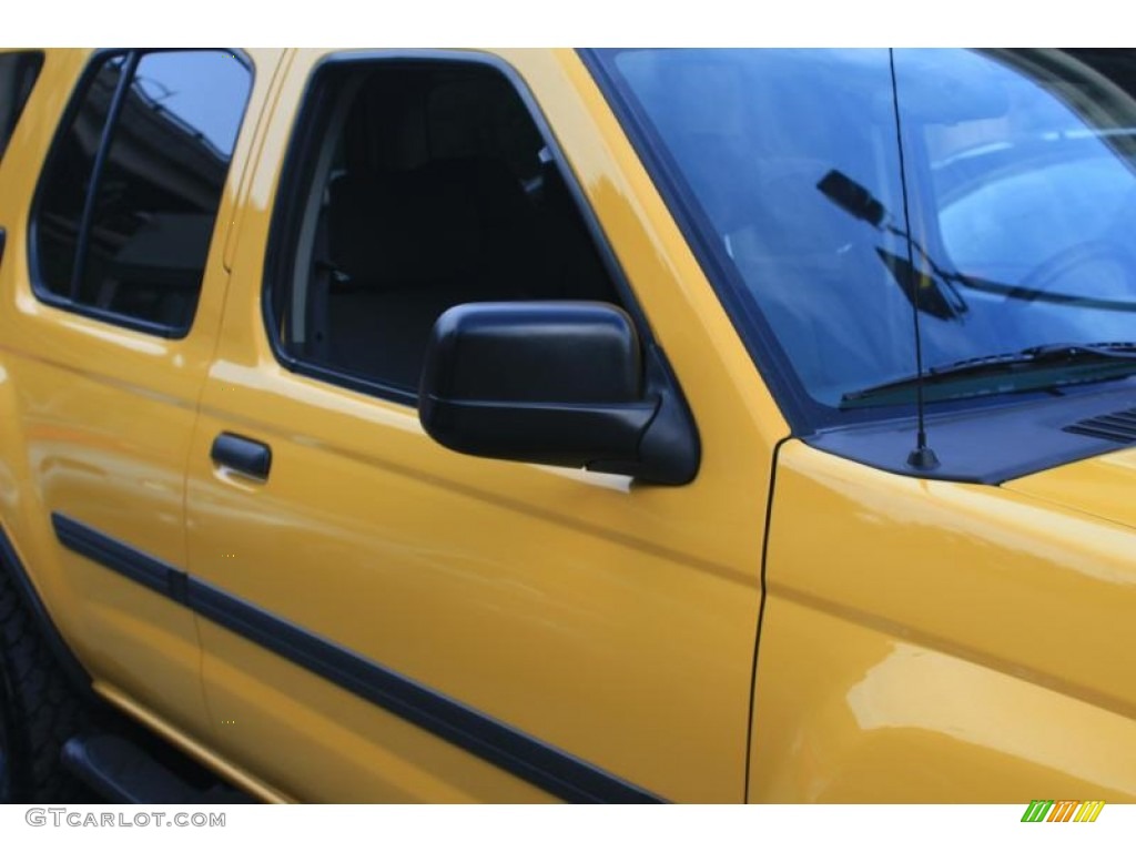 2004 Xterra XE 4x4 - Solar Yellow / Gray photo #5