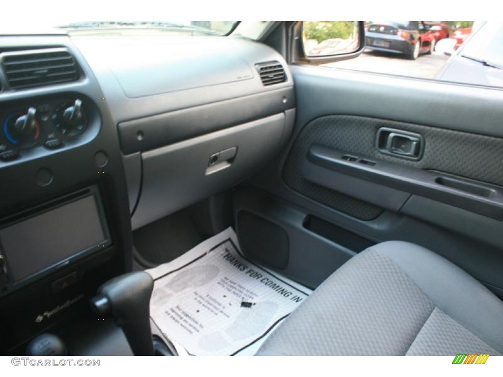2004 Xterra XE 4x4 - Solar Yellow / Gray photo #25