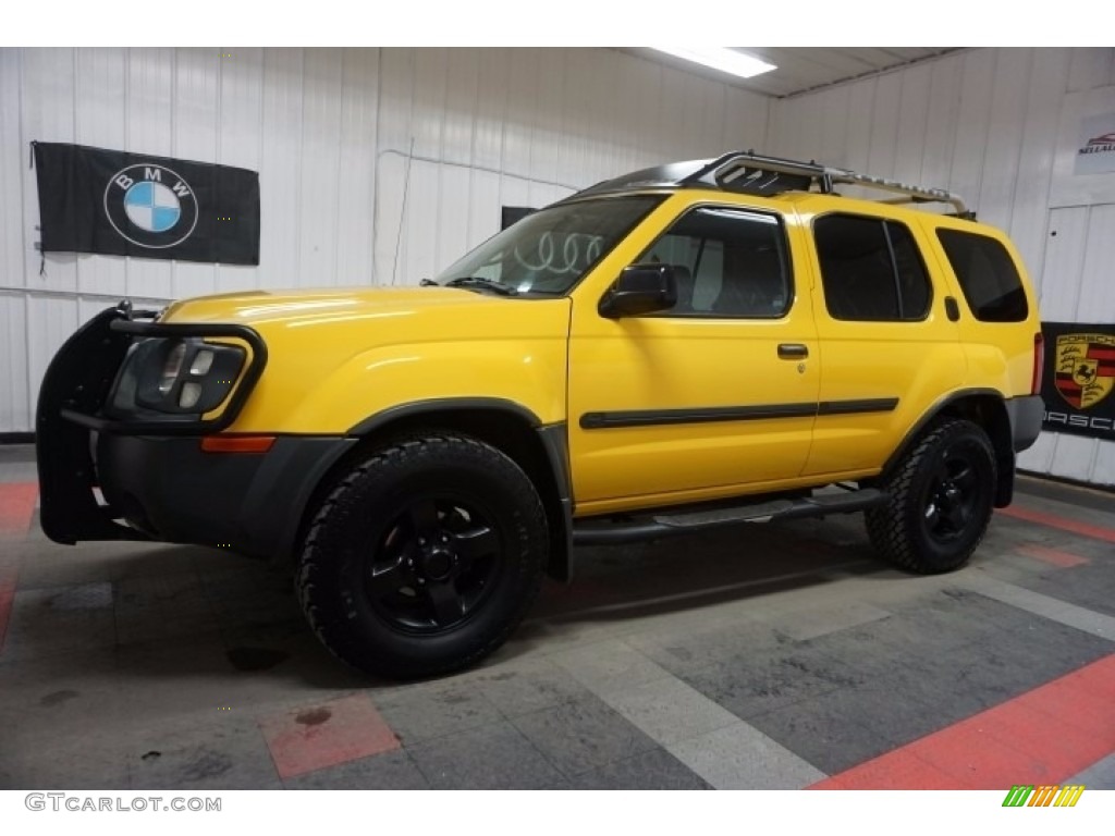 2004 Xterra SE 4x4 - Solar Yellow / Charcoal photo #2