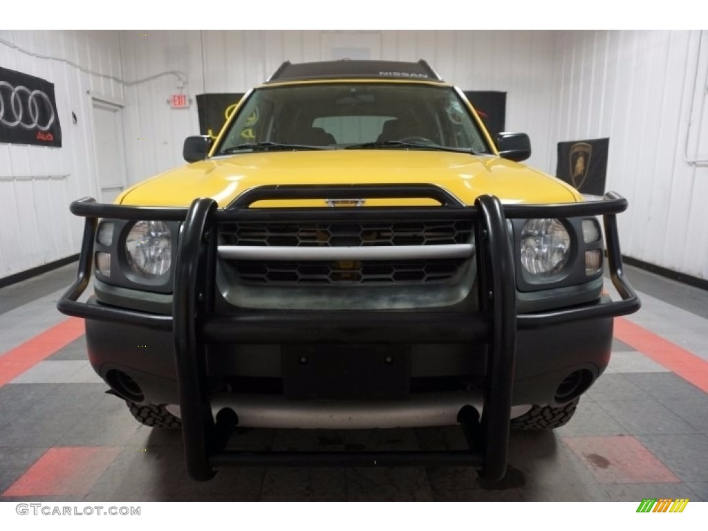 2004 Xterra SE 4x4 - Solar Yellow / Charcoal photo #4