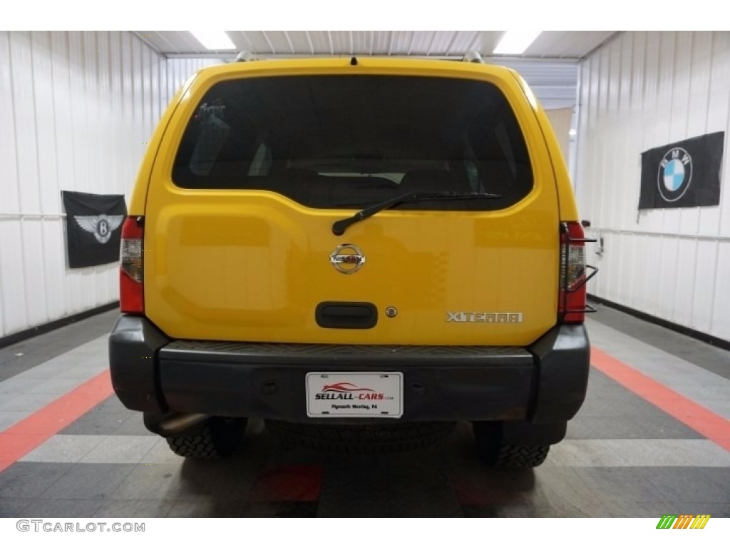 2004 Xterra SE 4x4 - Solar Yellow / Charcoal photo #9