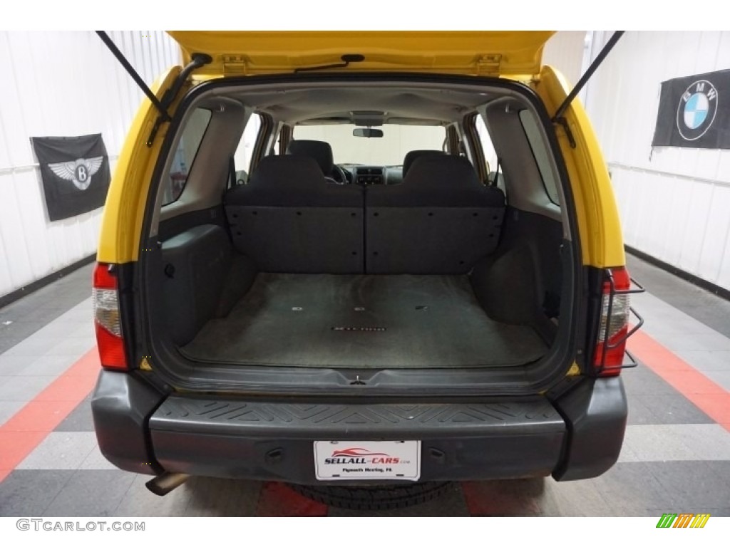 2004 Xterra SE 4x4 - Solar Yellow / Charcoal photo #19