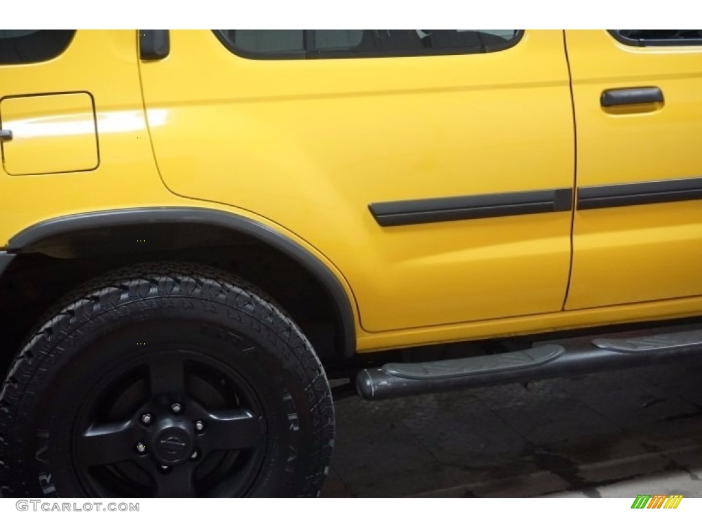 2004 Xterra SE 4x4 - Solar Yellow / Charcoal photo #59