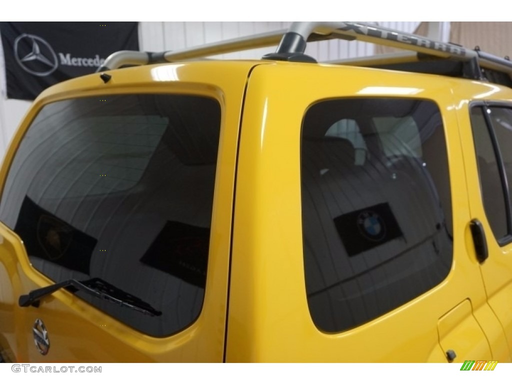 2004 Xterra SE 4x4 - Solar Yellow / Charcoal photo #84