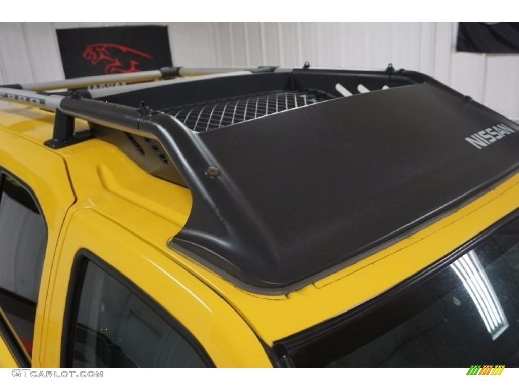 2004 Xterra SE 4x4 - Solar Yellow / Charcoal photo #87
