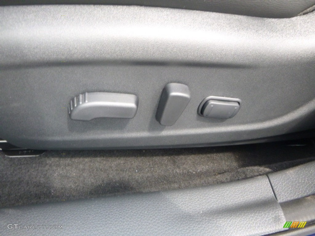 2016 Sentra SV - Deep Blue Pearl / Charcoal photo #16