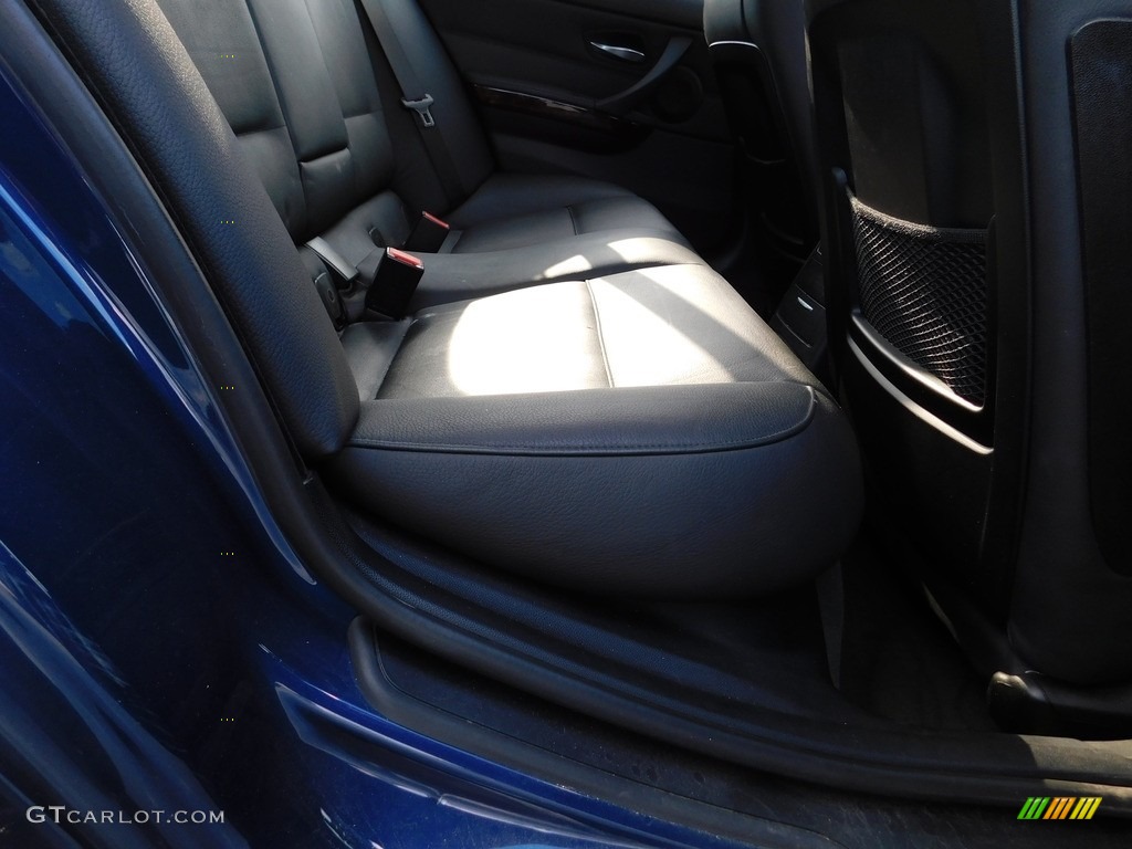 2006 3 Series 330xi Sedan - Monaco Blue Metallic / Terra/Black Dakota Leather photo #22