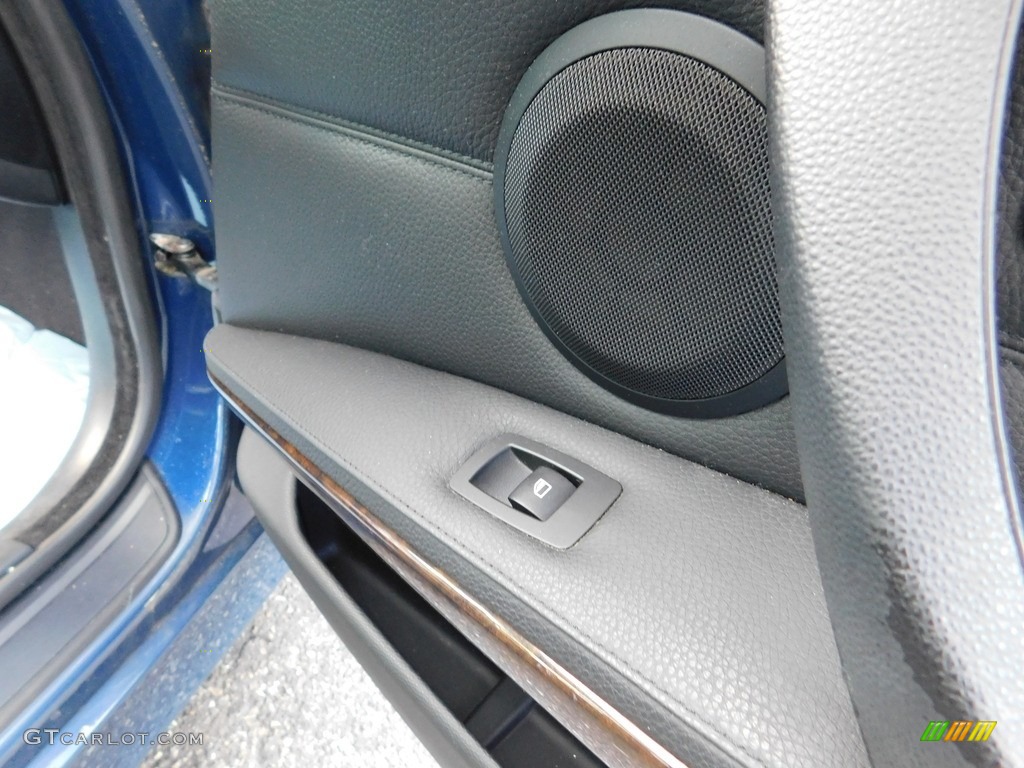2006 3 Series 330xi Sedan - Monaco Blue Metallic / Terra/Black Dakota Leather photo #24