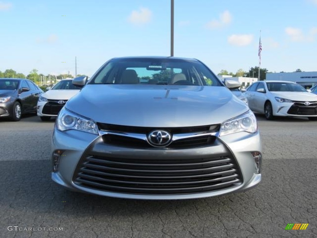 Celestial Silver Metallic 2017 Toyota Camry XLE Exterior Photo #115041130
