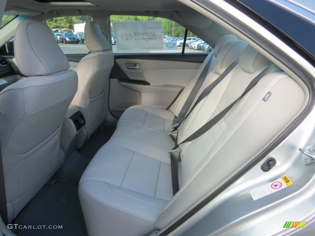 Black Interior 2017 Toyota Camry XLE Photo #115041227