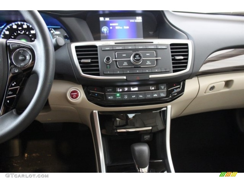 2017 Honda Accord Hybrid Sedan Controls Photo #115046867