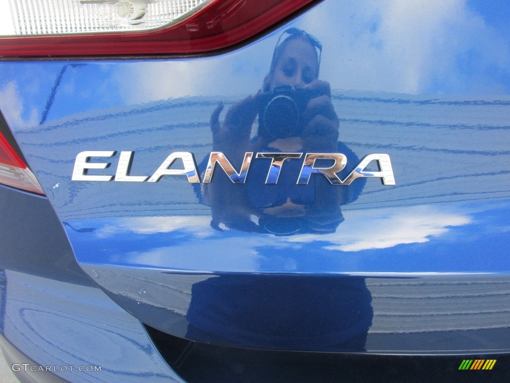 2017 Elantra SE - Lakeside Blue / Gray photo #14