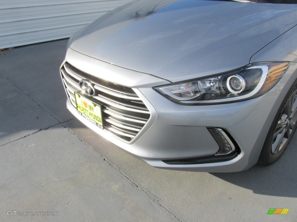 2017 Elantra SE - Gray / Gray photo #10