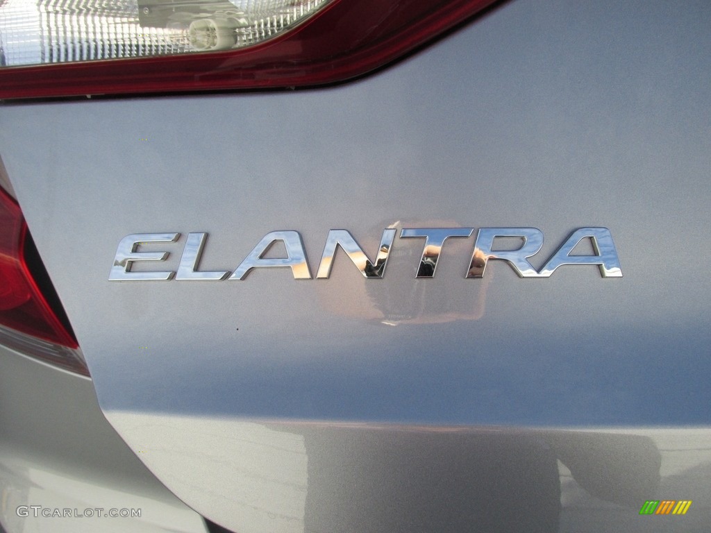 2017 Elantra SE - Gray / Gray photo #14