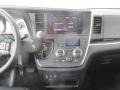2016 Super White Toyota Sienna SE  photo #22