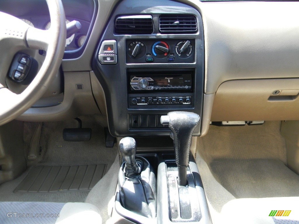 1999 Pathfinder XE 4x4 - Sahara Beige Metallic / Gray photo #15