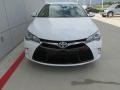 Super White - Camry SE Photo No. 8