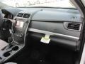 Super White - Camry SE Photo No. 16