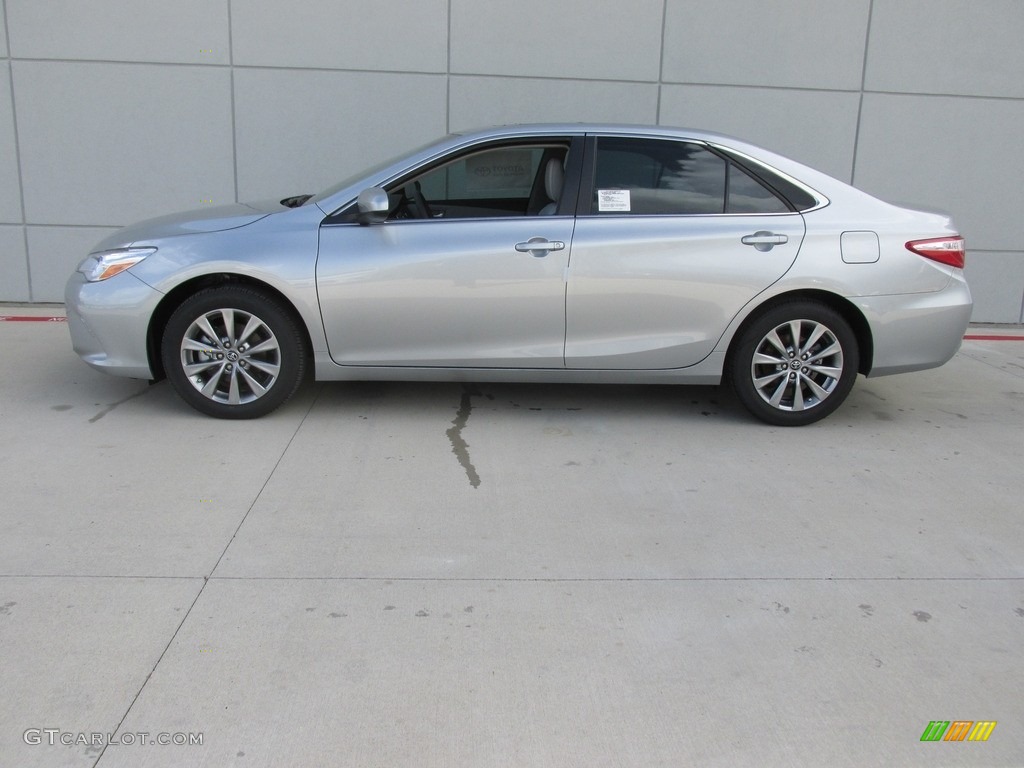 Celestial Silver Metallic 2017 Toyota Camry XLE Exterior Photo #115062693