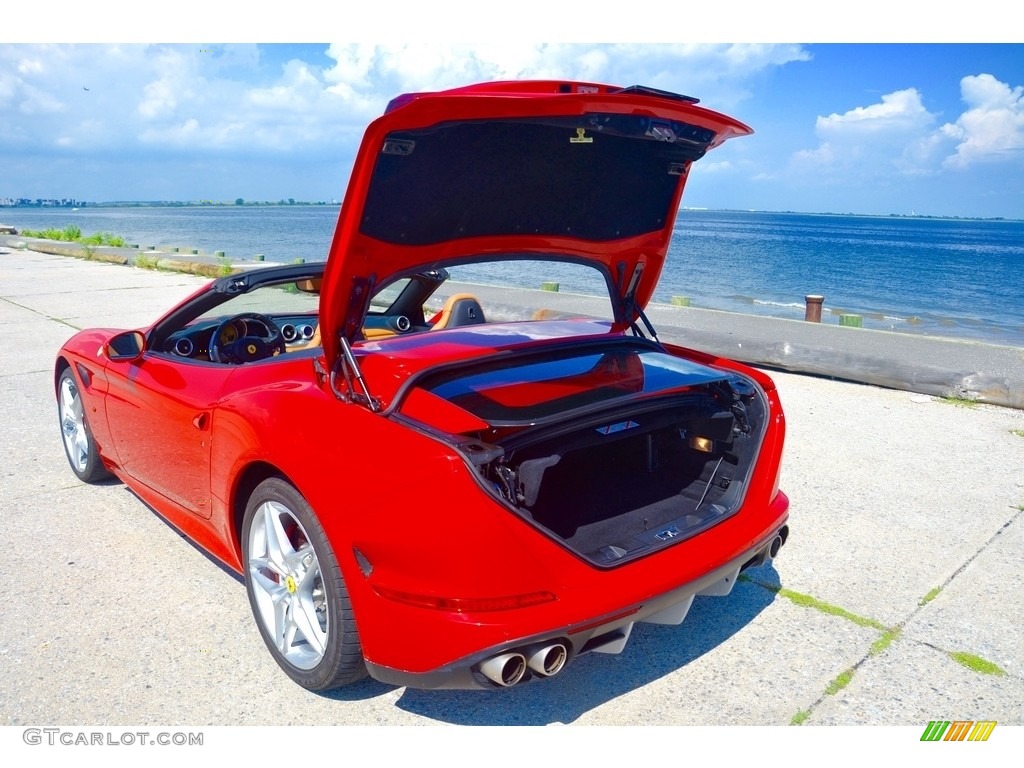 2015 Ferrari California T Trunk Photo #115062711