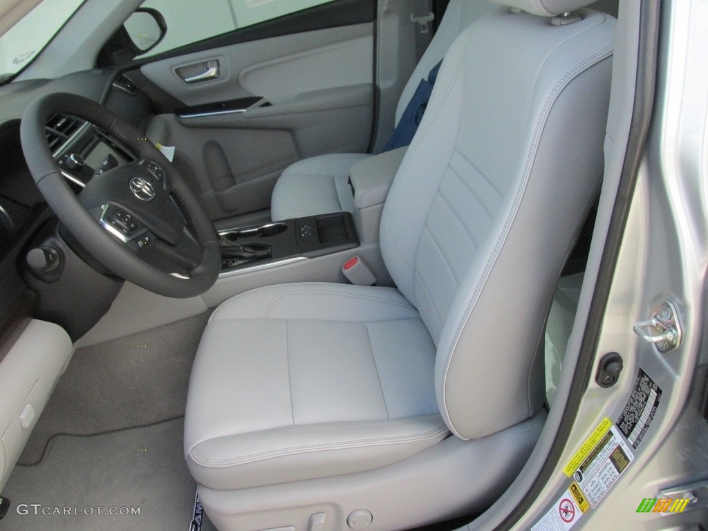 Ash Interior 2017 Toyota Camry XLE Photo #115062989