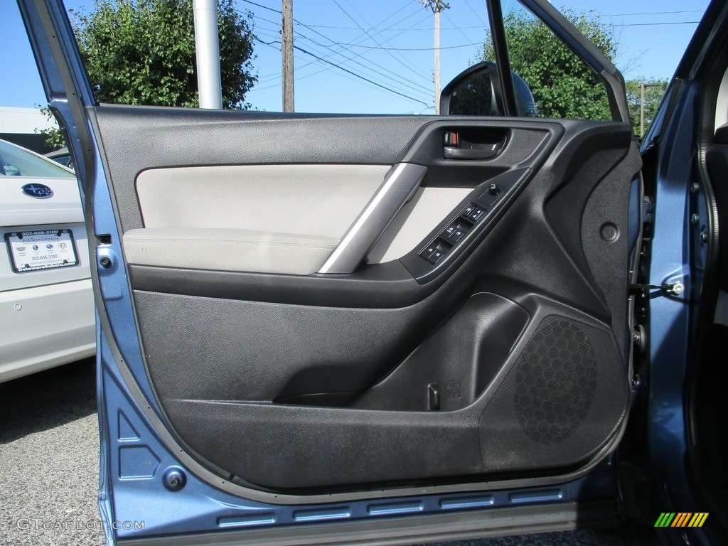 2014 Forester 2.5i Premium - Marine Blue Pearl / Black photo #29