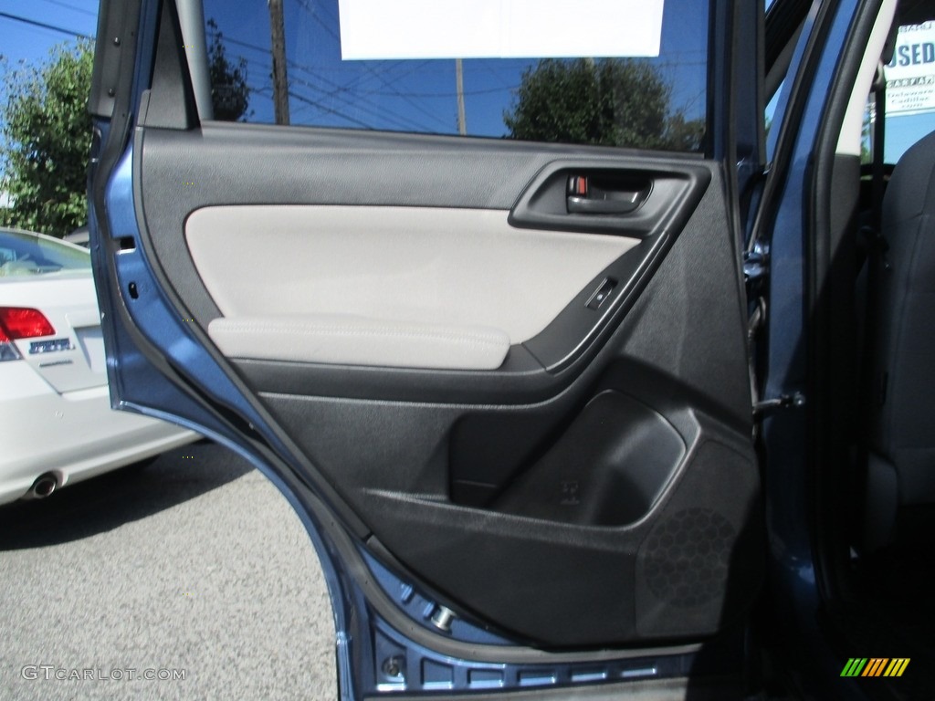 2014 Forester 2.5i Premium - Marine Blue Pearl / Black photo #30