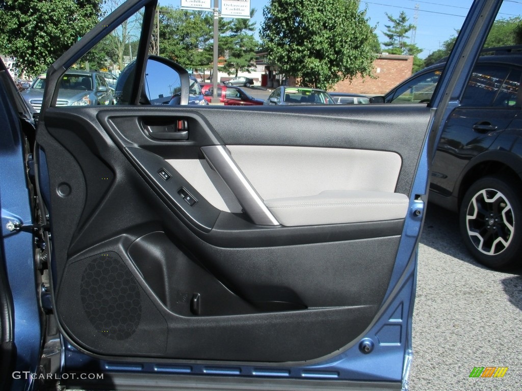 2014 Forester 2.5i Premium - Marine Blue Pearl / Black photo #32
