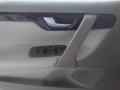 White - S60 2.4T Photo No. 12