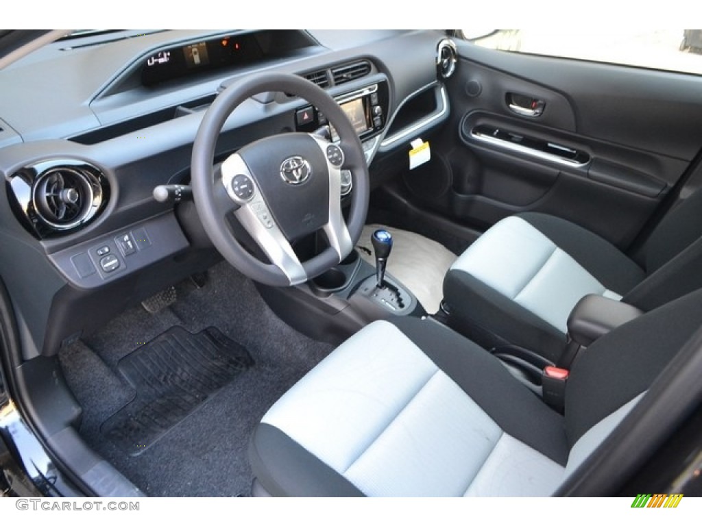 2016 Prius c Two - Black Sand Pearl / Black photo #5